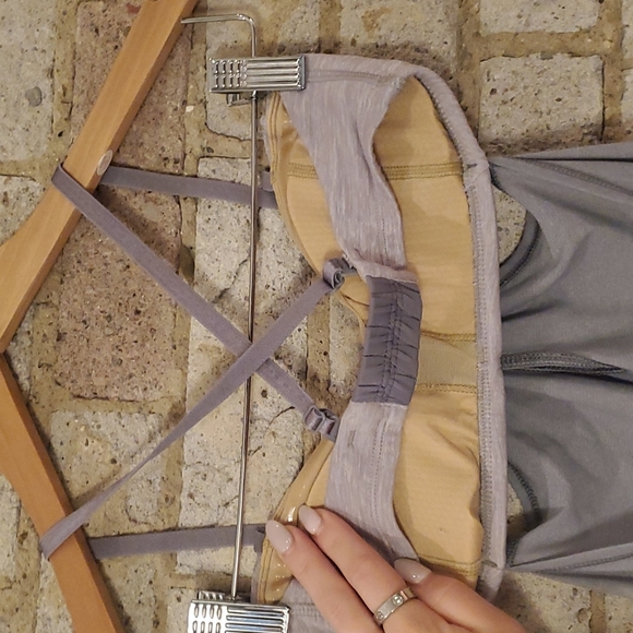 Lululemon Cut-out Workout Tank. Light Purple / Grey. Size 2. Womens - Picture 3 of 5